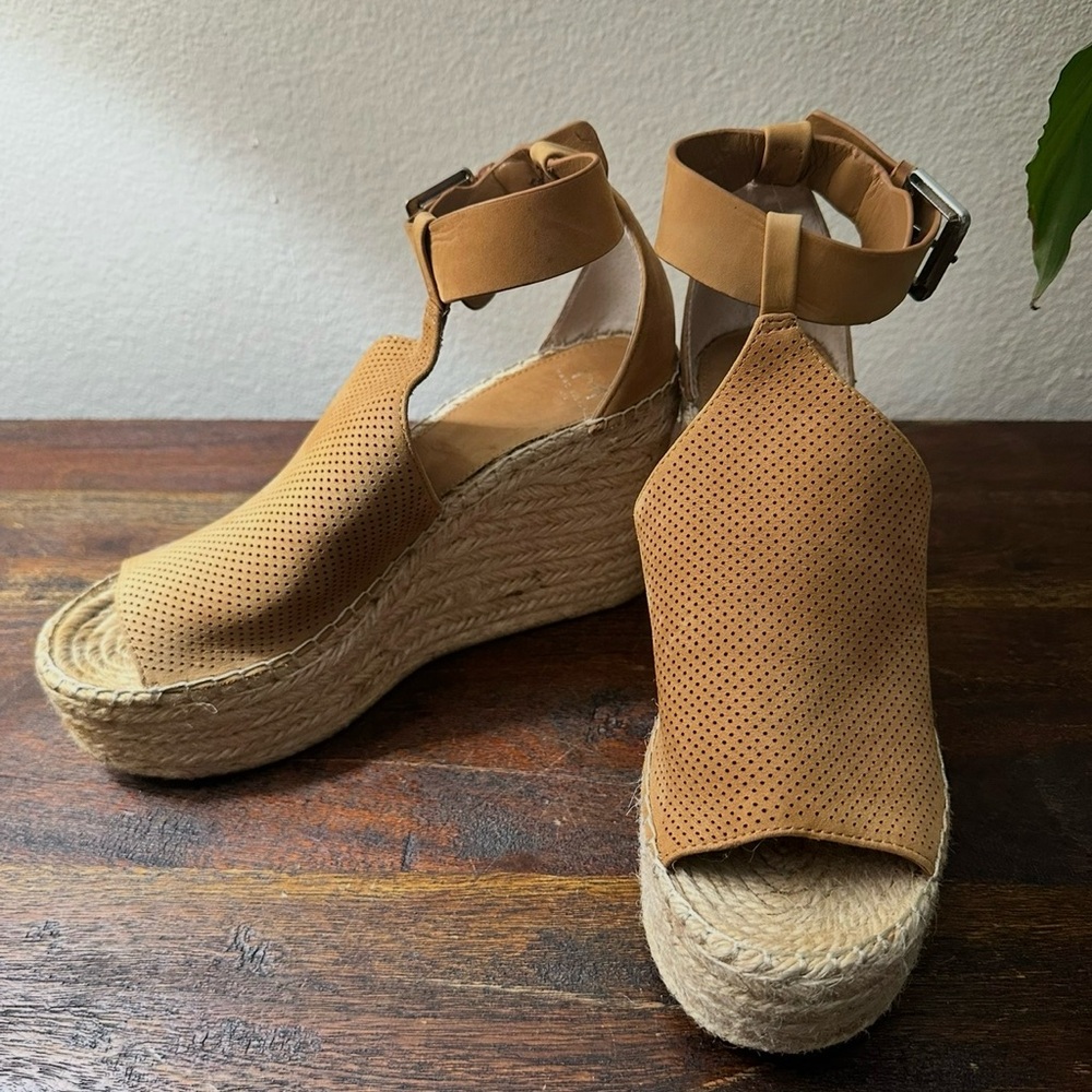 Marc Fisher Tan Perforated Espadrille Wedges size 9.5 - Picture 3 of 8
